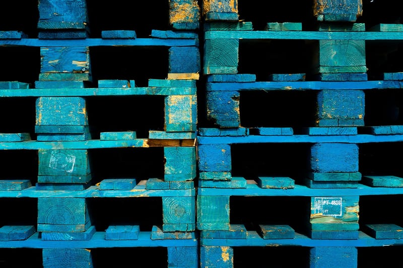 What is the process of pallet recycling?